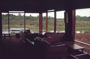 Aussichtsraum in The Ark, Aberdare National Park, Kenia. / Viewing lounge in The Ark. Aberdare National Park, Kenya. / (c) Walter Mitch Podszuck (Bwana Mitch) - #980830-28